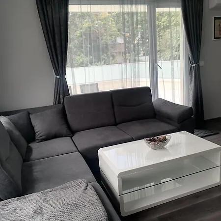 Sunshine Terrace Апартамент